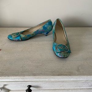 Multicolor blue low heal shoe